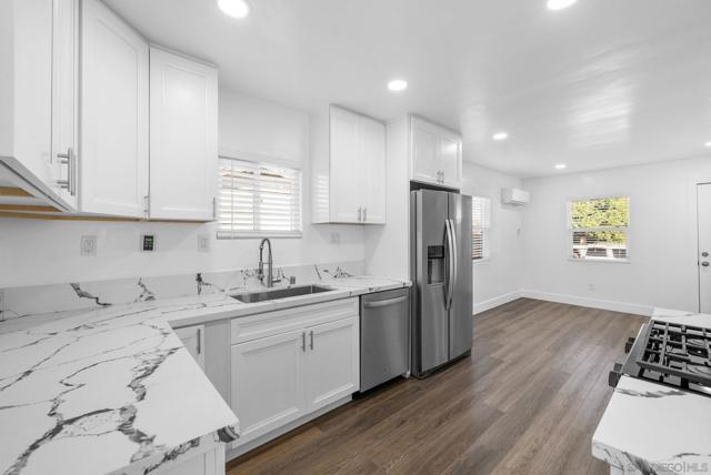 Image 12 of 26 For 322 Pardee St
