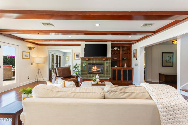 3626 Saint Elizabeth Road, Glendale CA: https://media.crmls.org/mediaz/c5d63d2c-1bb6-4099-83aa-3006cca5f540.jpg