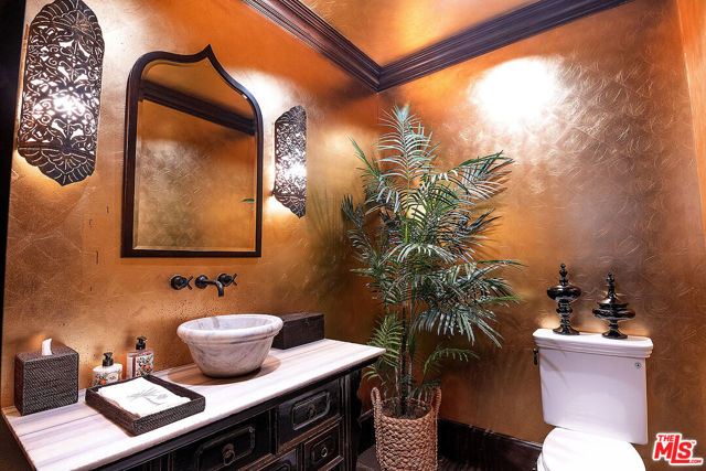 24834 Pacific Coast Highway, Malibu CA: https://media.crmls.org/mediaz/c5d6423d-d108-4c77-9972-290afa32bef2.jpg