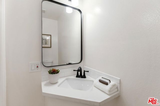 2500 Abbot Kinney Boulevard, 8 photo 7