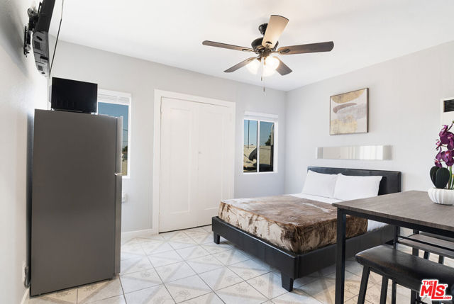 930 Fraser Avenue, Los Angeles CA: https://media.crmls.org/mediaz/c5d727c5-f969-4ba0-8c58-aab7ecee6ac0.jpg