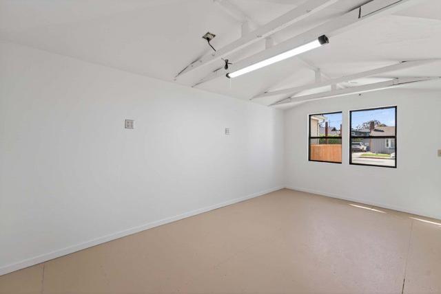 222 2nd Avenue, Santa Cruz CA: https://media.crmls.org/mediaz/c5d7b28f-f9f1-4419-b564-2063e1d45cf2.jpg