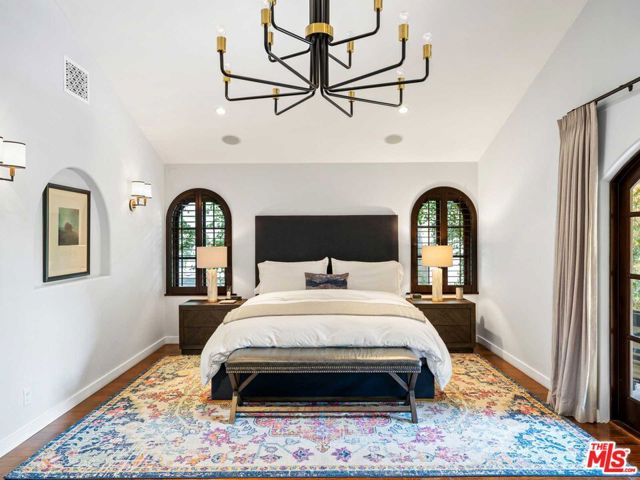 4057 Farmdale Avenue, Studio City CA: https://media.crmls.org/mediaz/c5d7bb3e-7bf6-463a-9fed-da2afbe0ffc2.jpg