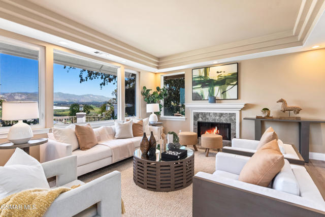 1074 Deseo Avenue, Camarillo CA: https://media.crmls.org/mediaz/c5d81a66-b8a2-4a55-ab28-9df254adfc16.jpg