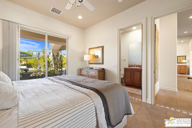 16 Villaggio Place, Rancho Mirage CA: https://media.crmls.org/mediaz/c5d85e28-77d2-4c24-9c12-a95cf4c65c0e.jpg