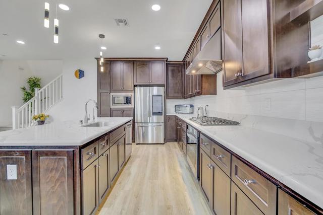 1426 S Central Parkway, Mountain House CA: https://media.crmls.org/mediaz/c5d88ab3-9ca4-4949-a4c9-d1295ff02fd7.jpg