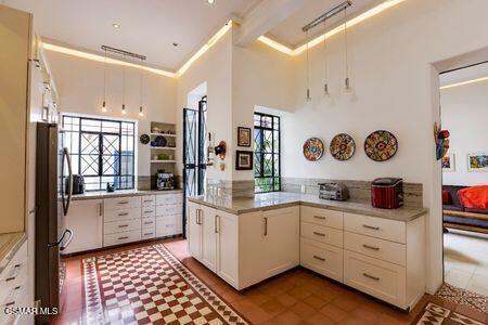 145 C. Bruselas Guadalajara,  CA: https://media.crmls.org/mediaz/c5d8fffc-35cd-4cbe-8448-4933e284422e.jpg