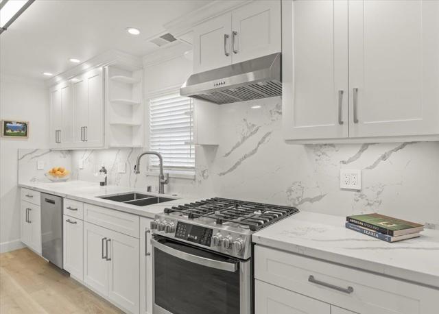 272 Clay Street, Monterey CA: https://media.crmls.org/mediaz/c5d910af-b6d5-426e-88dc-43dae742ba8f.jpg