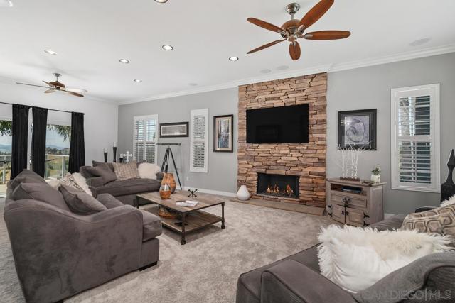 1712 Horizon Heights Cir, El Cajon CA: https://media.crmls.org/mediaz/c5d91d64-5d0a-4689-a266-778e79c75b50.jpg