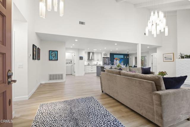 311 w W Summer Street, Ojai CA: https://media.crmls.org/mediaz/c5da2764-c7d9-4136-901b-61f409b0ad3f.jpg