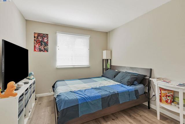 208 Jupiter Ct., Pittsburg CA: https://media.crmls.org/mediaz/c5da2fe8-0e74-494e-b5c9-84710373c55f.jpg