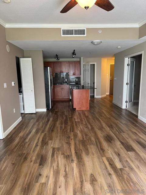1240 India St, San Diego CA: https://media.crmls.org/mediaz/c5da5456-d3ca-486e-8129-39a9d8737870.jpg