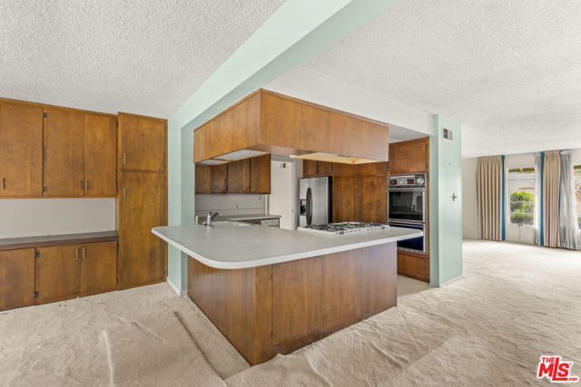 1379 Acapulco Avenue, Simi Valley CA: https://media.crmls.org/mediaz/c5da5a30-e8f7-49e8-8f1a-76b4ae2b40fa.jpg