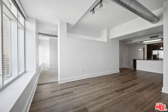 717 W Olympic Boulevard, Los Angeles CA: https://media.crmls.org/mediaz/c5dadb8d-22fb-4243-a9ec-1e47c1f4ec9b.jpg