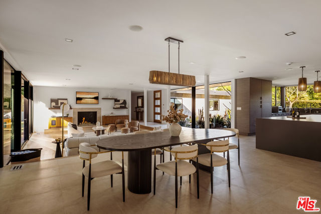 9991 Liebe Drive, Beverly Hills CA: https://media.crmls.org/mediaz/c5db5e4d-43a1-40da-90ae-9c7456f4eef8.jpg