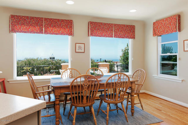 2167 Palomar Avenue, Ventura CA: https://media.crmls.org/mediaz/c5dc0043-cd38-4632-a106-35ac39173473.jpg