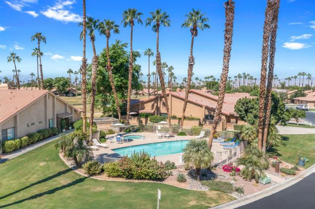 38 Conejo Circle, Palm Desert CA: https://media.crmls.org/mediaz/c5dc4aca-9854-4187-8c68-c57d826afe41.jpg