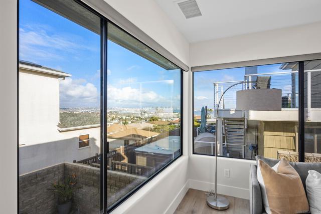 1307 Clove St, San Diego CA: https://media.crmls.org/mediaz/c5dc6783-4f18-461f-824e-4e4c35edabeb.jpg