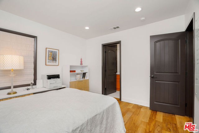 6216 Primrose Avenue, Los Angeles CA: https://media.crmls.org/mediaz/c5dc962f-bd90-4f9a-9955-24f55f0f7bc1.jpg