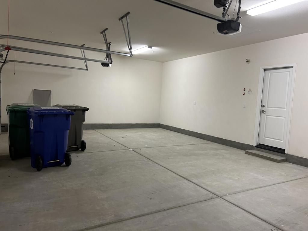 https://media.crmls.org/mediaz/c5dcc9e7-8305-49b8-a1a4-f3e254e15dec.jpg?preset=X-Large