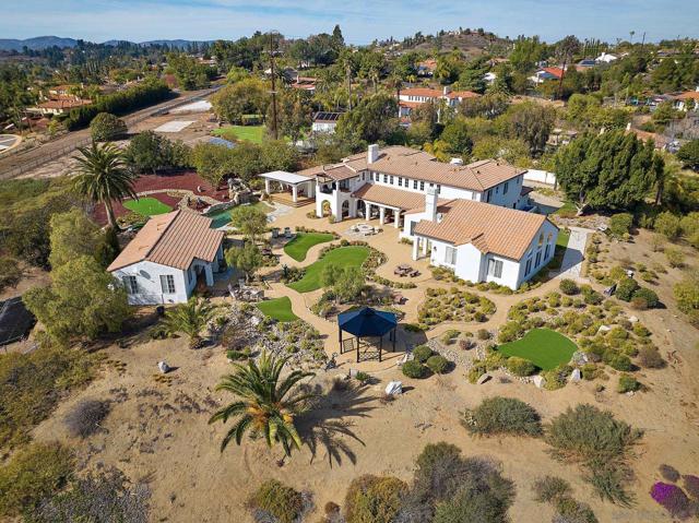 17010 Butterfield Trl, Poway CA: https://media.crmls.org/mediaz/c5dccba9-f1a4-4709-8273-559c875f504d.jpg