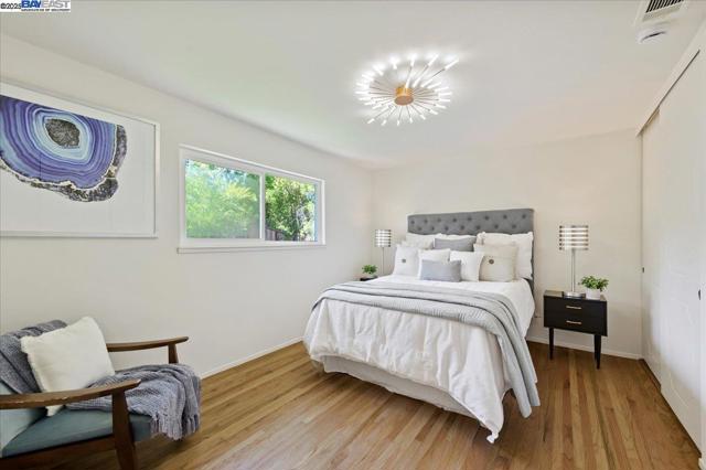 7606 Desertwood Ln, Pleasanton CA: https://media.crmls.org/mediaz/c5dd056f-a0cf-4061-a9c9-f6ecab480462.jpg