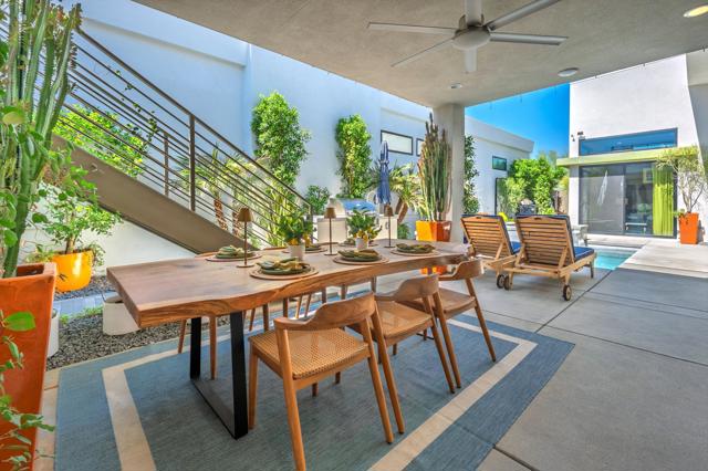 160 Obsidian Loop N, Palm Springs, CA 92264