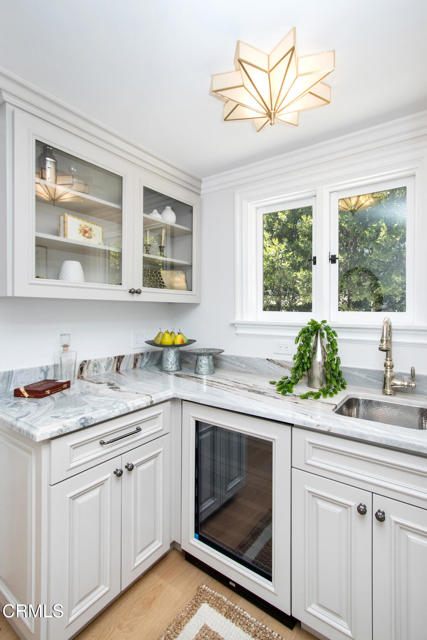 1036 S Madison Avenue, Pasadena CA: https://media.crmls.org/mediaz/c5df58d7-d19b-41fb-855e-511e88b35d22.jpg