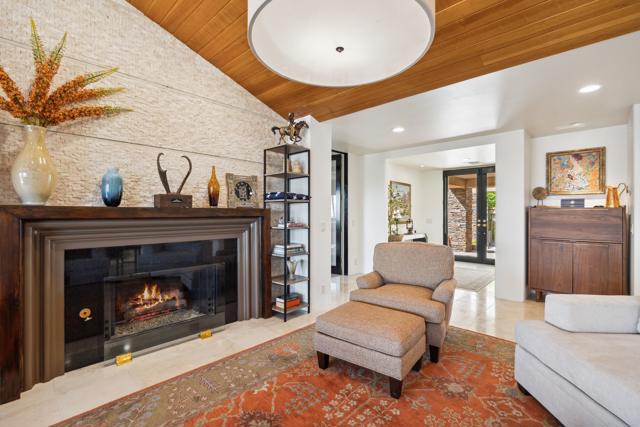 73231 Mariposa Drive, Palm Desert CA: https://media.crmls.org/mediaz/c5df8471-d10a-486a-bf85-494132cbbcc0.jpg