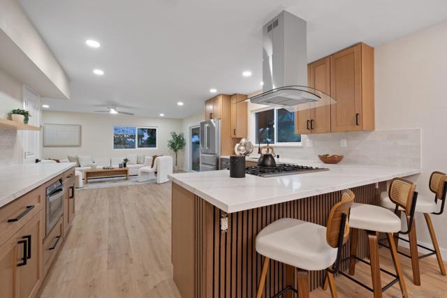 9401 Broadmoor Pl, La Mesa CA: https://media.crmls.org/mediaz/c5e1edbd-691f-479f-b8c1-4b9378eac52e.jpg