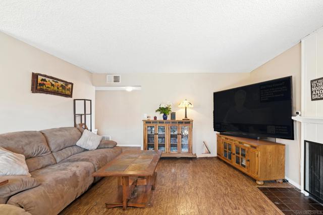 450 W W Vermont Ave, Escondido CA: https://media.crmls.org/mediaz/c5e2288a-54ab-4ea9-8f11-849aee51e9f1.jpg