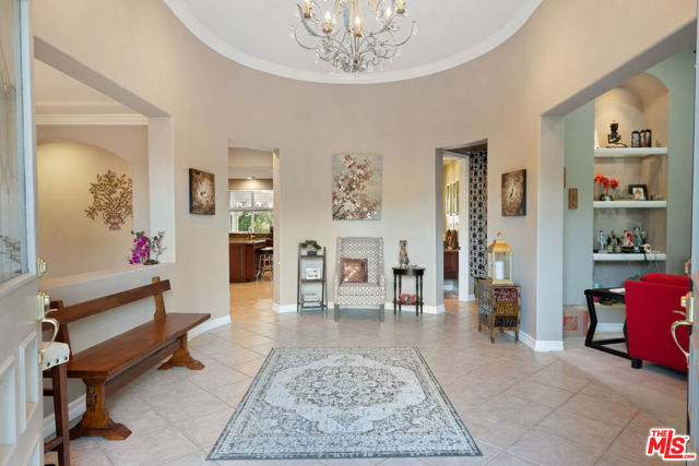 633 Noble Road, Simi Valley CA: https://media.crmls.org/mediaz/c5e3d7f9-ba70-4351-b6fd-cd8ecbb4cb4d.jpg