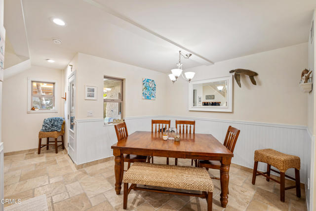 Detail Gallery Image 9 of 48 For 121 Moorpark Ave, Oxnard,  CA 93035 - 3 Beds | 2/1 Baths