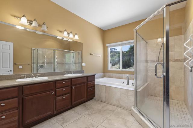 25151 Hereford Dr, Ramona CA: https://media.crmls.org/mediaz/c5e4c998-085e-4e94-a25c-f05e4b38d664.jpg