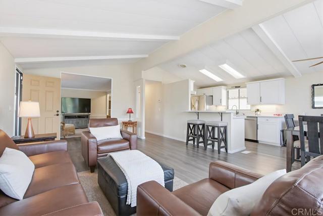 Detail Gallery Image 10 of 43 For 3514 Don Juan Dr, Carlsbad,  CA 92010 - 2 Beds | 2 Baths