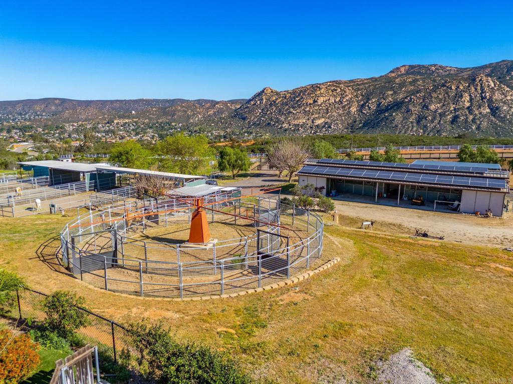 25280 Paseo De Caballo