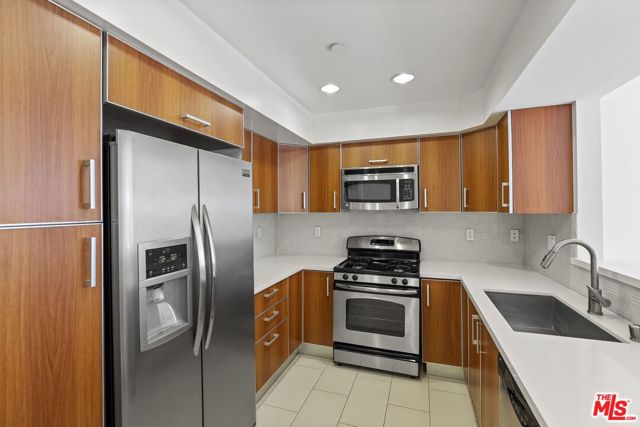 1518 Federal, Los Angeles CA: https://media.crmls.org/mediaz/c5e61e65-3d34-4760-80f7-aa47b797e6e4.jpg