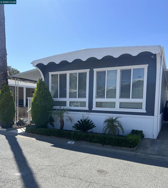 16711 Marsh Creek Road, Clayton CA: https://media.crmls.org/mediaz/c5e66425-6b7b-4c96-b8ed-576fafa2cff6.jpg