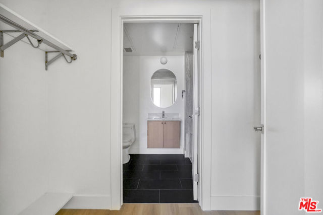 1822 Overland Avenue, Los Angeles CA: https://media.crmls.org/mediaz/c5e67a06-cac1-4e3c-842b-809e06f17da8.jpg