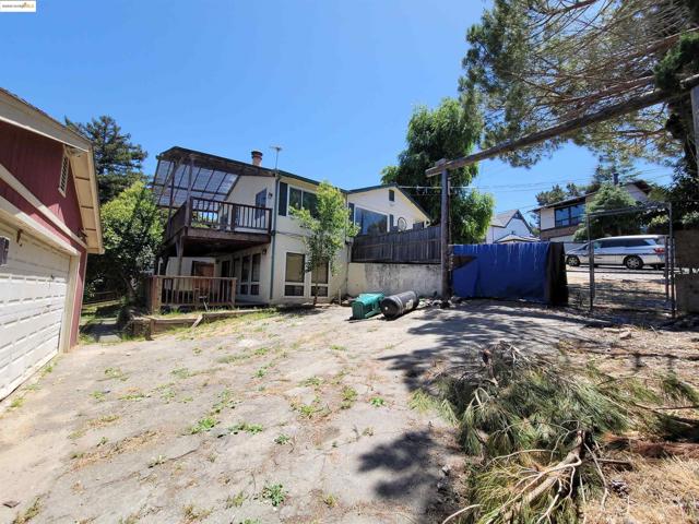 Image 8 of 13 For 27030 Parkside Dr