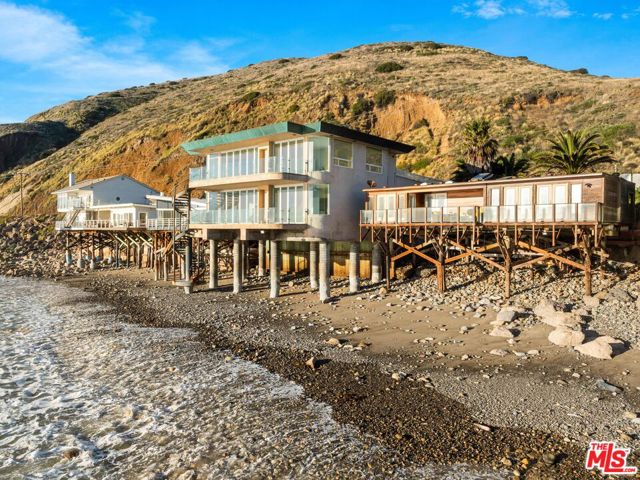 43000 Pacific Coast Highway, Malibu CA: https://media.crmls.org/mediaz/c5e7e252-3010-445b-8b1d-58099992e6dc.jpg