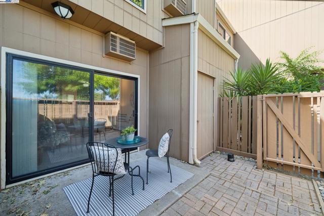 8985 Alcosta Blvd, San Ramon CA: https://media.crmls.org/mediaz/c5e86423-3d01-4011-9e8f-cfe3300e5e34.jpg