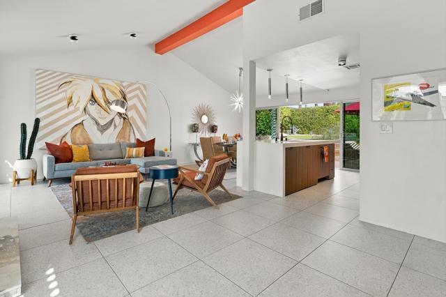 2210 E Calle Papagayo, Palm Springs, CA 92262