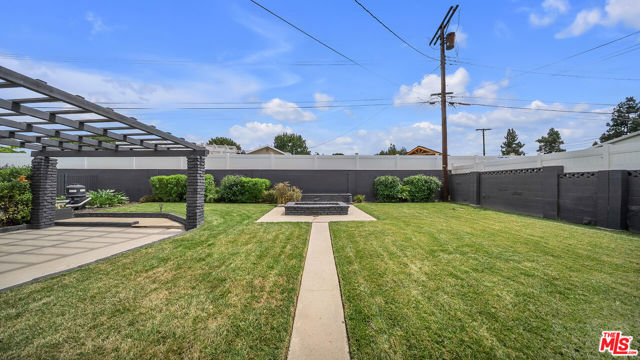 10326 Gothic Avenue, Granada Hills CA: https://media.crmls.org/mediaz/c5e9055d-ffe2-4699-b054-a8997abaceae.jpg
