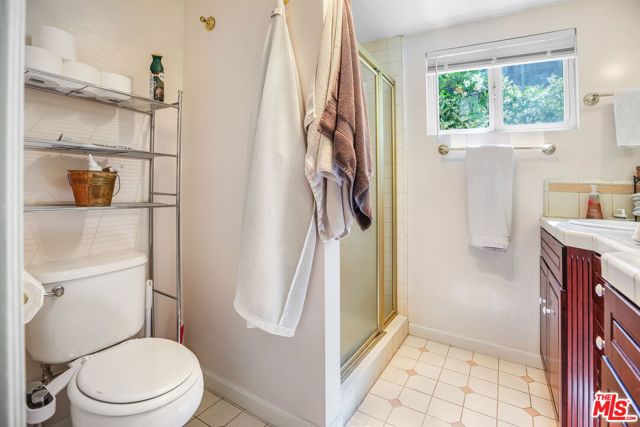 3007 W Clark Avenue, Burbank CA: https://media.crmls.org/mediaz/c5e9789a-227f-425e-9ef2-045b4ad7e7b9.jpg