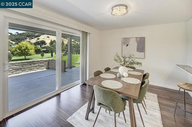 3136 Tice Creek Dr, Walnut Creek CA: https://media.crmls.org/mediaz/c5e99ecd-a17d-4df9-a52b-7e6a824abc0a.jpg