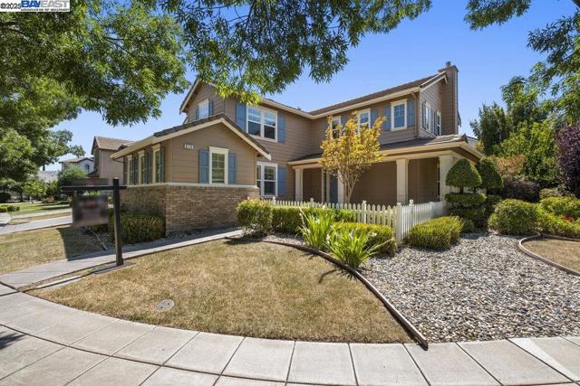 670 W Privado Way, Mountain House CA: https://media.crmls.org/mediaz/c5e9bfe0-b17d-400d-8298-5c8ad392d0b7.jpg