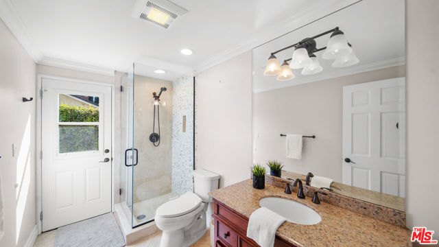 10801 Bothwell Road, Chatsworth CA: https://media.crmls.org/mediaz/c5e9fa0b-2971-47f0-964e-9ae7ee0e7aed.jpg