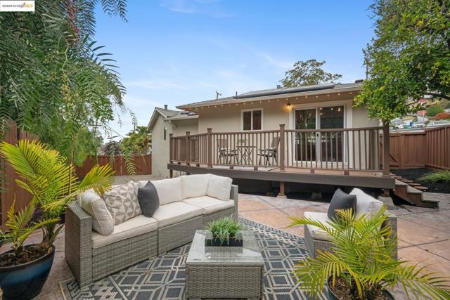 1995 149th Ave, San Leandro CA: https://media.crmls.org/mediaz/c5ea324c-eef3-42af-928f-93d2dc989769.jpg