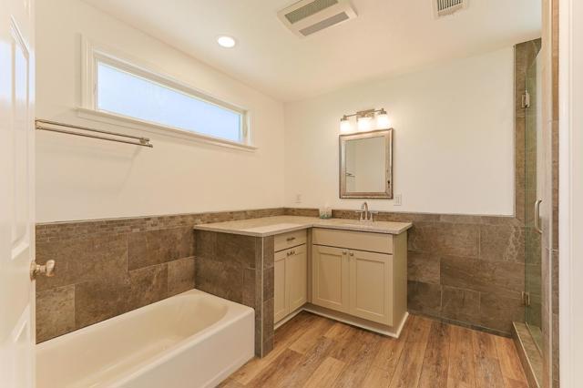 9355 Holly Oak Way, Salinas CA: https://media.crmls.org/mediaz/c5ea39a7-ae5a-4c14-82c0-720970dc2430.jpg